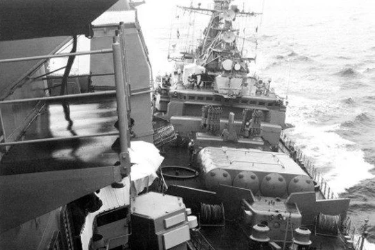 Tàu khu trục Mỹ xâm phạm hải phận của Liên Xô (Ảnh tư liệu)