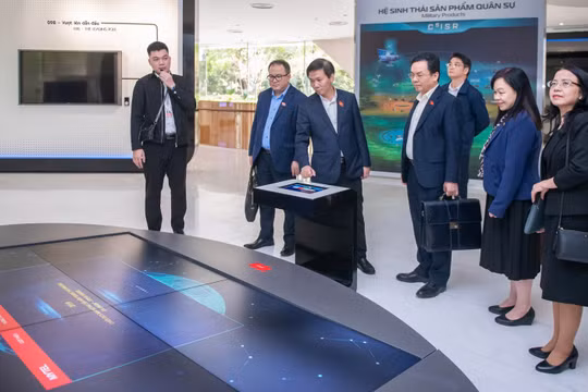 Trong bối cảnh toàn cầu hóa và cạnh tranh ngày càng gay gắt, việc cải cách chính sách và luật pháp để thu hút nhân tài, đặc biệt là 100 Việt kiều, là một nhiệm vụ cấp bách và cần thiết.