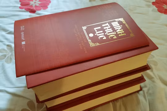 Bộ Minh thực lục ( MTL) của NXB Hà Nội.