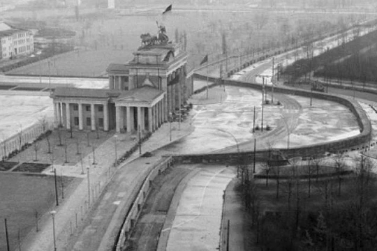Bức tường Berlin chia cắt Đông và Tây Đức- Ảnh Tư liệu.