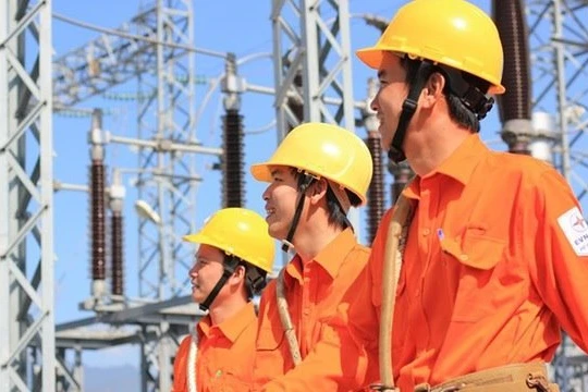 Tổng Giám đốc EVN Trần Đình Nhân lý giải lý do hóa đơn tiền điện tháng của nhiều hộ gia đình lại vượt xa so với mức điều chỉnh giá điện bình quân 8,36%.