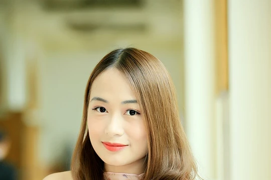 Người đẹp doanh nhân Thu Hiền
