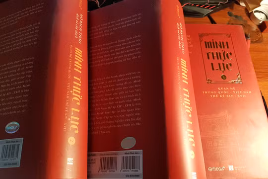 Bộ sách "Minh Thực Lục"
