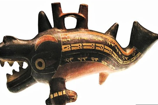 Mô hình cá voi sát thủ của người Peru (ảnh: Daily Mail)