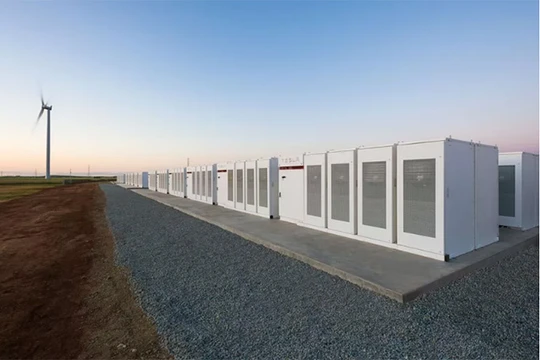 Nhà máy pin lớn nhất thế giới của Elon Musk. Nguồn: The Verge