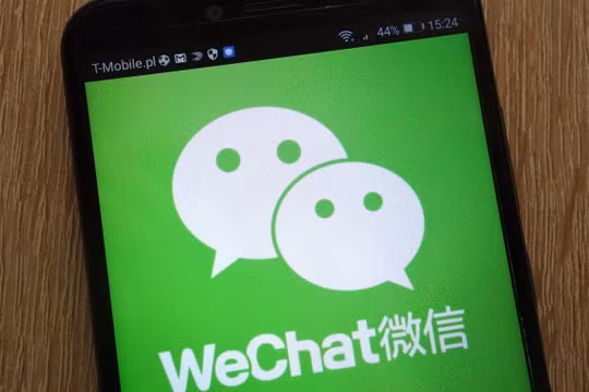 Một nghiên cứu của nhà cung cấp dữ liệu China Internet Watch cho thấy người dùng WeChat dành trung bình 77 phút mỗi ngày trên ứng dụng. Ảnh: SCMP