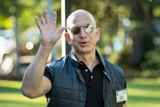 Tỷ phú Jeff Bezos. Ảnh: CNBC