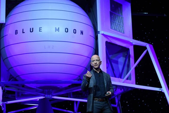 Tỉ phú Jeff Bezos
