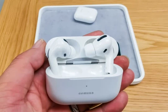 AirPods Pro của Apple. Ảnh: CNBC