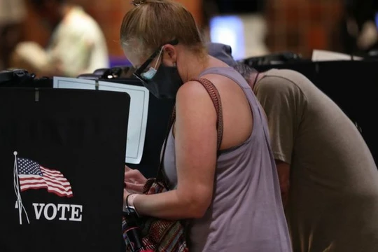 Hàng triệu người Mỹ đã đi bỏ phiếu sớm cho cuộc bầu cử Mỹ sắp tới. (Ảnh: BBC)