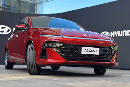 Hyundai Accent 2024 xuất hiện trên đường phố Hà Nội, chốt ngày ra mắt trong tháng này