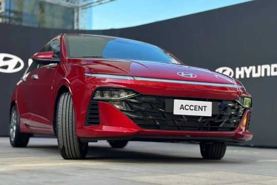 Hyundai Accent 2024 xuất hiện trên đường phố Hà Nội, chốt ngày ra mắt trong tháng này