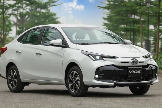 Top 10 ô tô cũ được tìm kiếm nhiều nhất: Toyota áp đảo, Vios khẳng định vị thế độc tôn