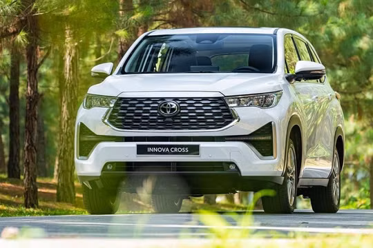 Doanh số xe hybrid liên tục tăng trưởng