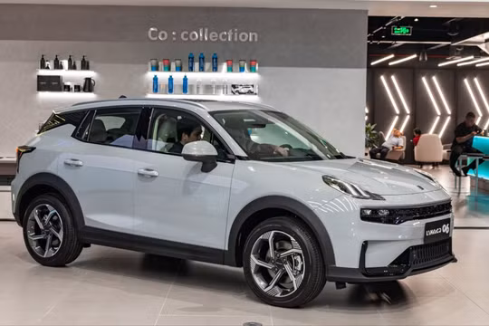 Xe Trung Quốc Lynk & Co 06 "chào sân", liệu có làm nên chuyện?