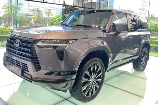  Cận cảnh Lexus GX 550 hoàn toàn mới: Giá 6,25 tỉ đồng, nhận xe sau 6 tháng
