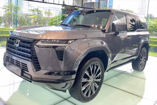  Cận cảnh Lexus GX 550 hoàn toàn mới: Giá 6,25 tỉ đồng, nhận xe sau 6 tháng