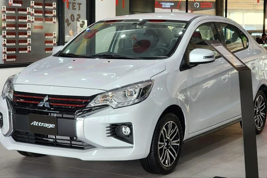 Sedan cỡ B đồng loạt ưu đãi 50% lệ phí trước bạ