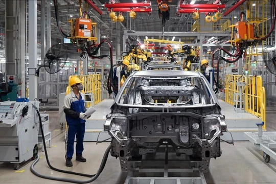 Ô tô lắp ráp trong nước ngày càng mất dần sức hút?