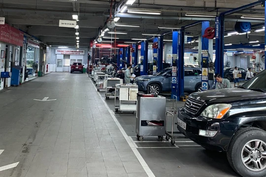 Xưởng dịch vụ: “cần câu cơm” của các đại lý ô tô