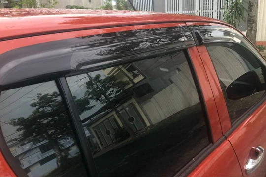 Những món đồ chơi không nên trang bị trên ô tô để đảm bảo an toàn