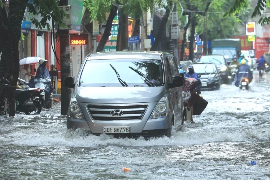 4 bộ phận cần kiểm tra khi ô tô đi qua vùng ngập nước?