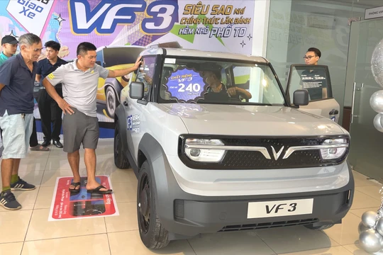 Cận cảnh VinFast VF 3 tại đại lý, chờ bàn giao tới khách hàng