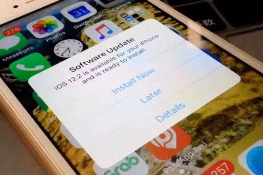 Apple mất 500 triệu USD vì vụ kiện cáo buộc công ty cố tình làm giảm hiệu năng những chiếc iPhone cũ (Ảnh: Gizmodo)