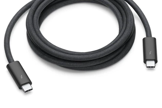 Các nhà khoa học đang thử nghiệm thay thế dây đồng trong USB bằng chất liệu polymer (Ảnh: Apple Insider)