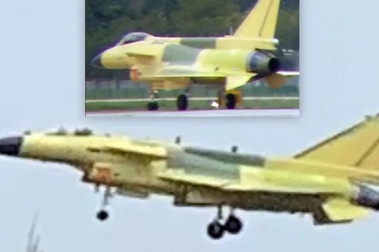 Những hình ảnh bị rò rỉ về tiêm kích J-10 với phần khung máy bay lớn hơn (Ảnh: The Drive)