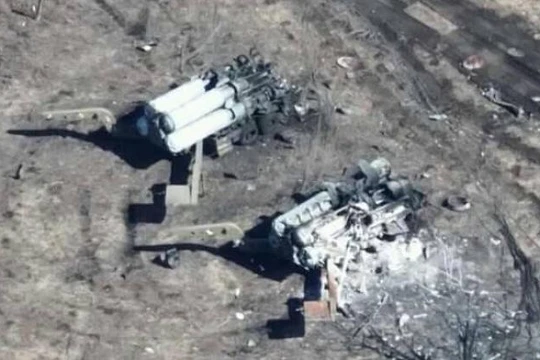 Hệ thống tên lửa S-300 mà Ukraine được viện trợ bị Nga phá hủy (Ảnh: Military Watch Magazine)