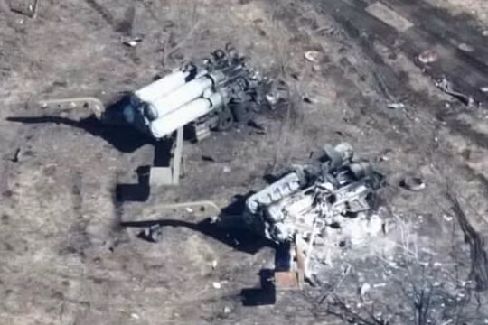 Hệ thống tên lửa S-300 mà Ukraine được viện trợ bị Nga phá hủy (Ảnh: Military Watch Magazine)