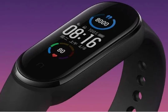 Vòng đeo tay thông minh giúp người dùng theo dõi sức khỏe (Ảnh: Gizmochina)