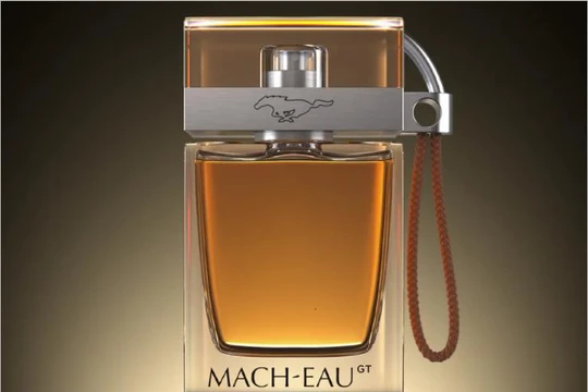 Nước hoa mùi xăng xe? (Ảnh: Gizmochina)