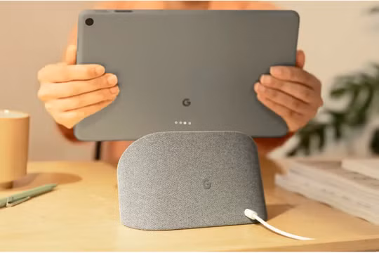 Google ra mắt máy tính bảng Pixel đi kèm với dock sạc không dây độc đáo (Ảnh: Gizmochina)