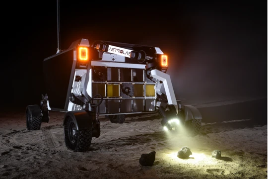 Chiếc xe tự hành sẽ đồng hành cùng tàu vũ trụ của SpaceX bay lên Mặt Trăng (Ảnh: Gizmochina)