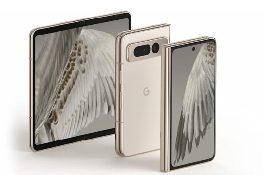 Google Pixel Fold ra mắt với thiết kế nhỏ gọn, chip Tensor G2 (Ảnh: Gizmochina)