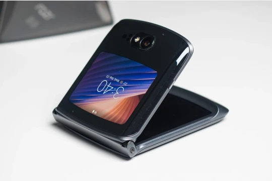 Motorola "úp mở" về mẫu điện thoại gập sẽ cạnh tranh với dòng Z Flip của Samsung (Ảnh: Phone Arena)