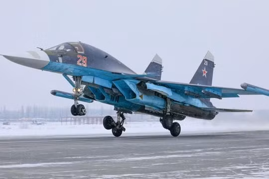 Nga điều động các đơn vị máy bay Su-34 đến "điểm nóng" để đối đầu với NATO (Ảnh: Military Watch Magazine)