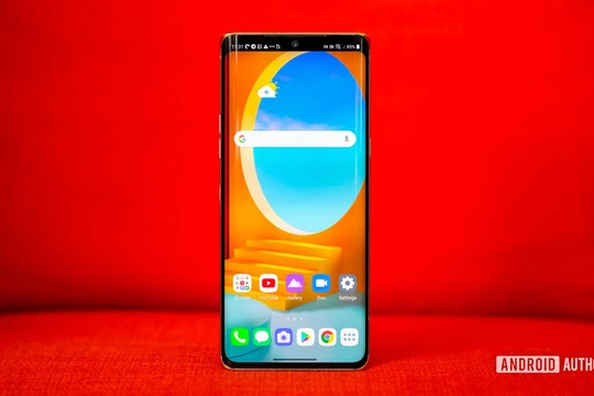 LG Velvet (Ảnh: Android Authority)