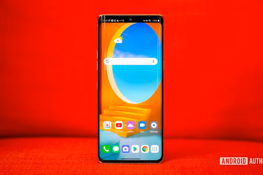 LG Velvet (Ảnh: Android Authority)