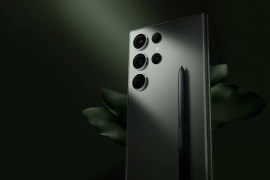 Công nghệ pin xếp chồng được mong đợi trên dòng Galaxy S24 & iPhone 15 là gì? (Ảnh: Gizmochina)