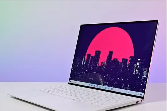 Những chiếc laptop doanh nhân thường sẽ rất mỏng và nhẹ (Ảnh: Windows Central)