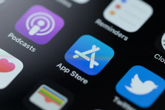 Doanh thu App Store giảm mạnh, Apple quay cuồng (Ảnh: Phone Arena)