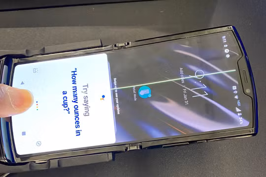 Màn hình chiếc máy xuất hiện sọc (Ảnh: Arstechnica)