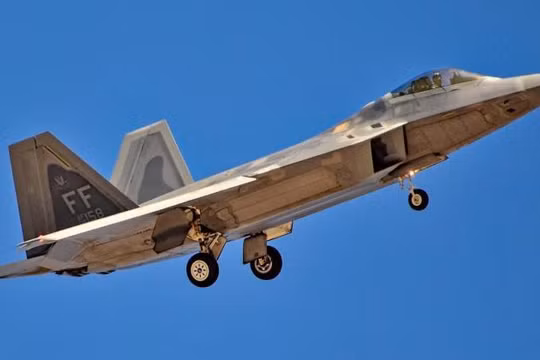 Đâu là lý do khiến Mỹ dự định cho tiêm kích F-22 "nghỉ hưu" sớm? (Ảnh: Military Watch Magzine)