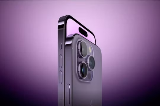 Cụm camera sau trên iPhone 15 Ultra sẽ mỏng hơn đáng kể so với iPhone 14 Pro Max (Ảnh: Gizmochina)