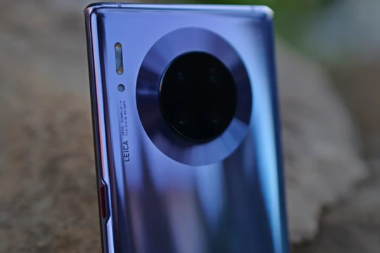 Huawei Mate 30 đạt doanh số kỷ lục chỉ sau 3 tháng phát hành (Ảnh: Android Authority)