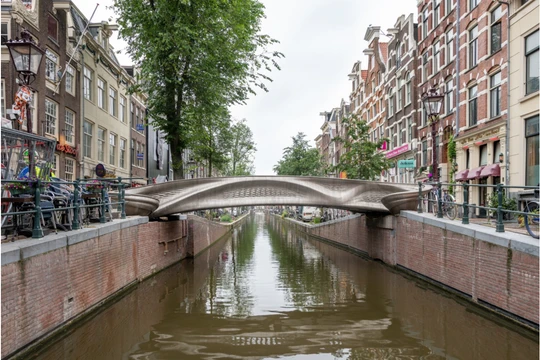 Cây cầu có chiều dài 12,2 m và chiều rộng 6,3 m (Ảnh: New Atlas)