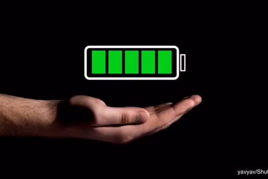 10 mẹo tối ưu hóa tuổi thọ pin trên các thiết bị điện tử (Ảnh: Slash Gear)
